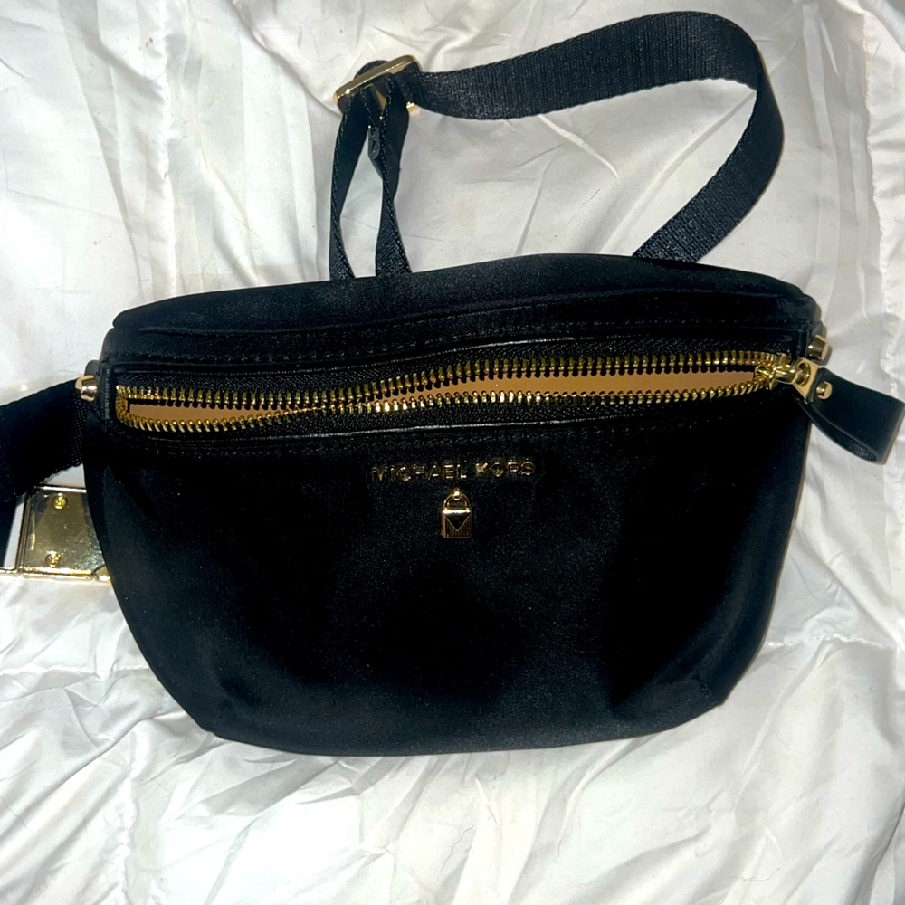 Black MICHAEL KORS Waist/Belly Purse - LIKE NEW!
